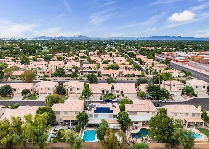 Relaxing 5br Family Pool Moder