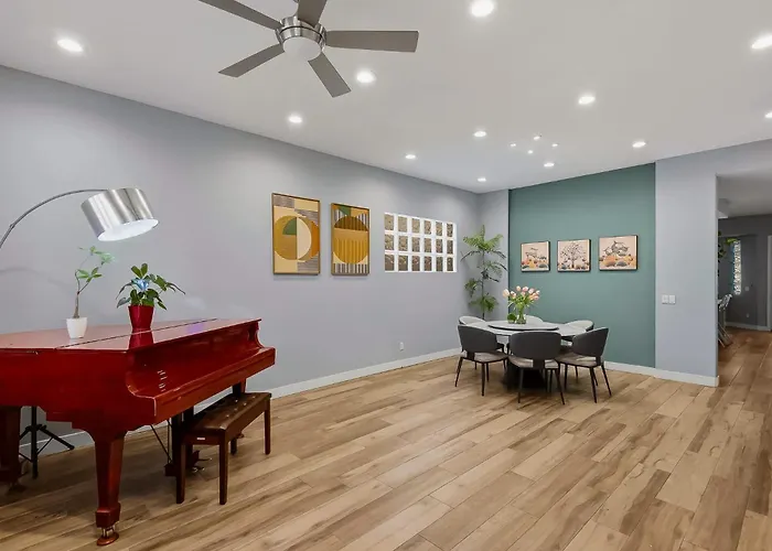 Relaxing 5br Family Pool Moder